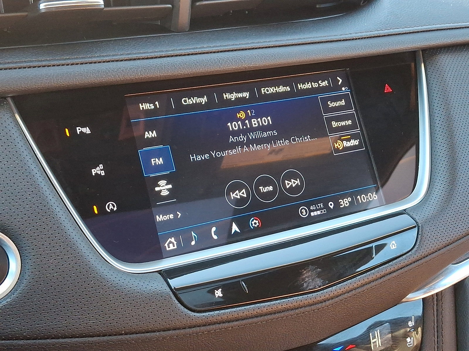 Certified 2023 Cadillac XT5 Sportv w/ Technology Package image 30