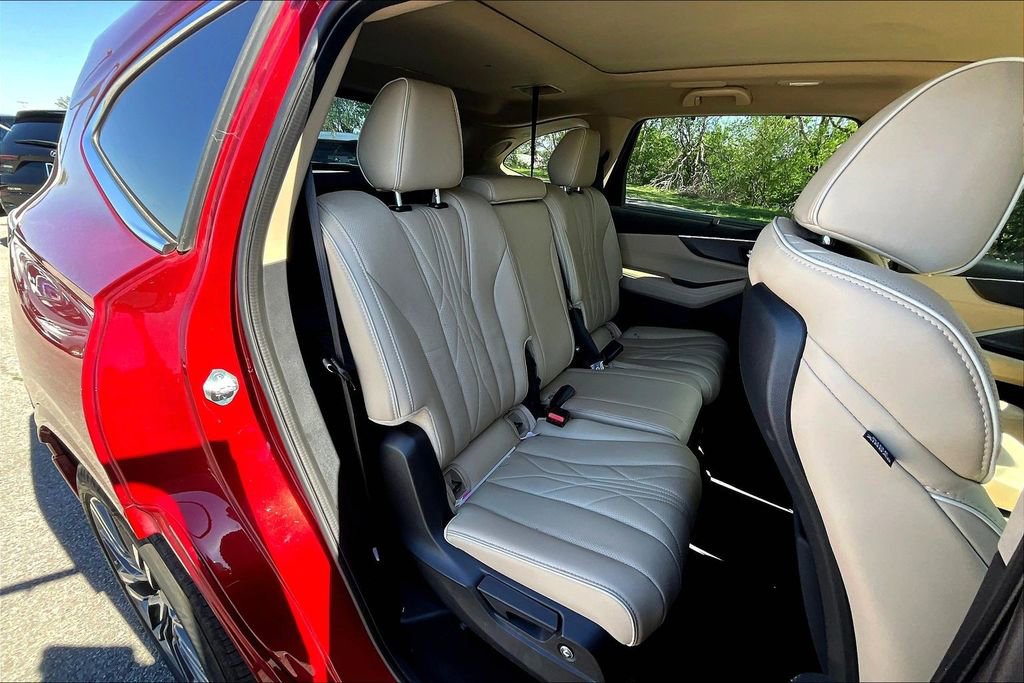 Used 2025 Acura MDX w/ Advance Package image 37