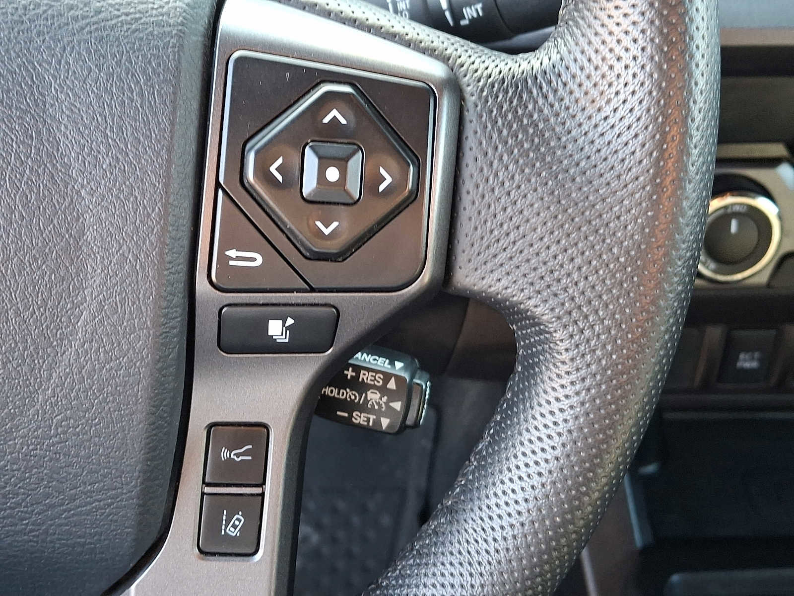 Certified 2020 Toyota Tacoma TRD Off-Road image 24