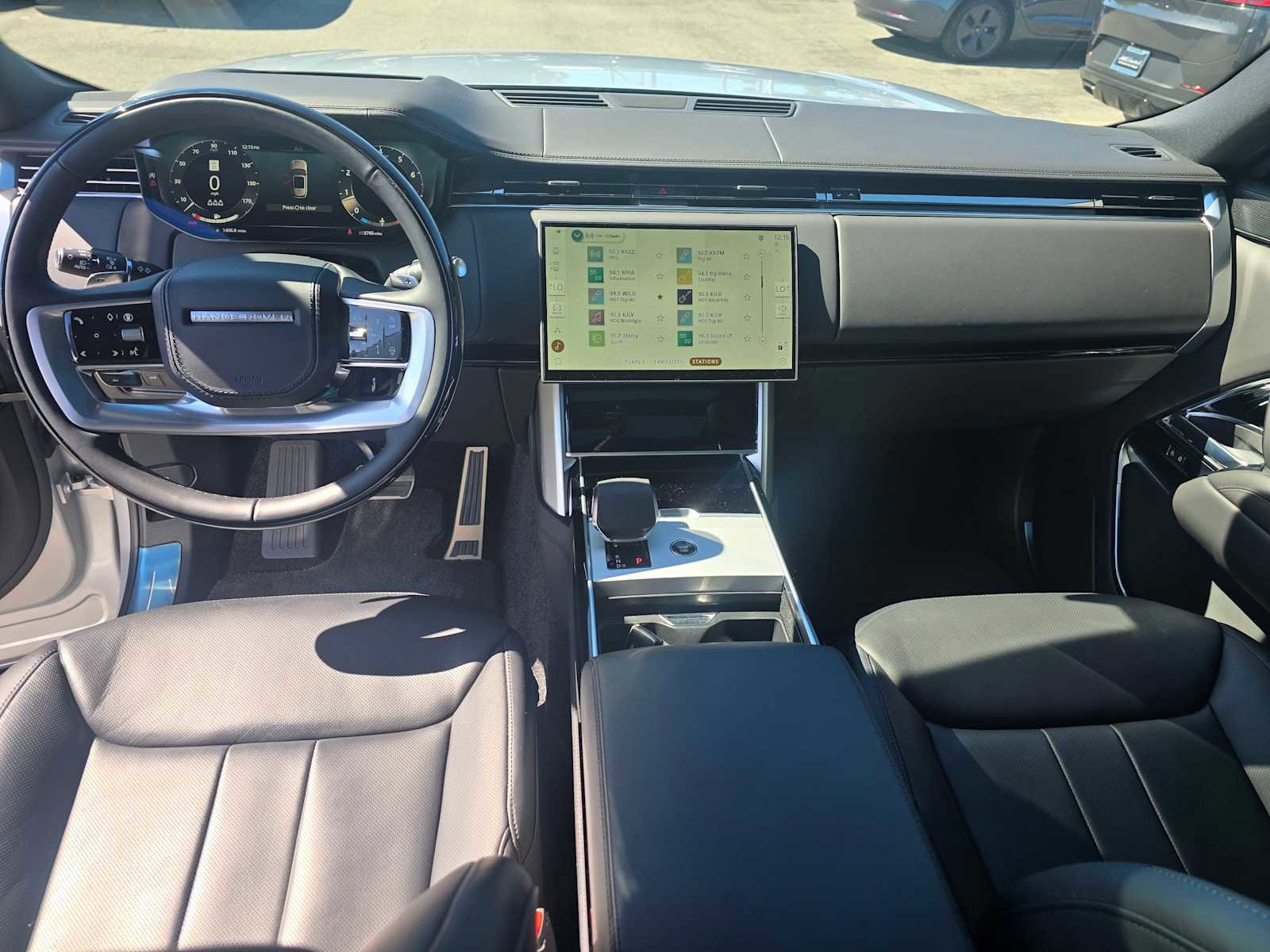 Used 2025 Land Rover Range Rover SE image 23