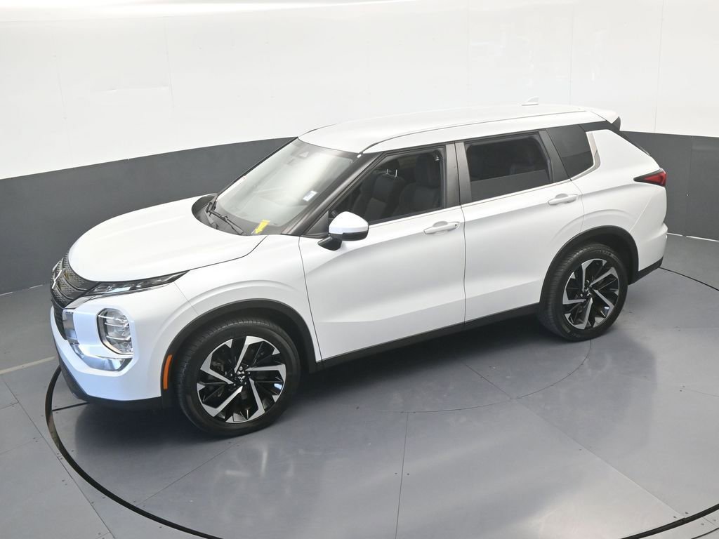 Used 2022 Mitsubishi Outlander ES image 47