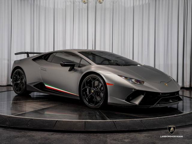 Used 2018 Lamborghini Huracan Performante AWD/4WD image 2