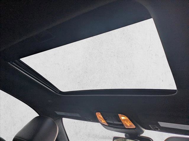 Used 2023 Dodge Durango R/T w/ Hemi Orange Plus Package image 19