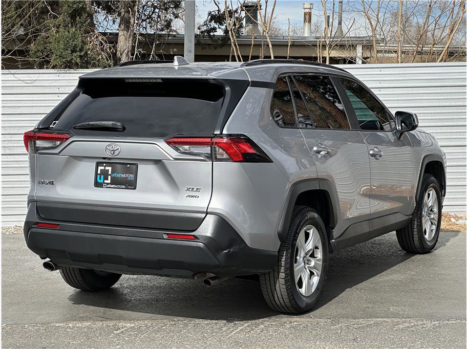 Used 2020 Toyota RAV4 XLE image 10
