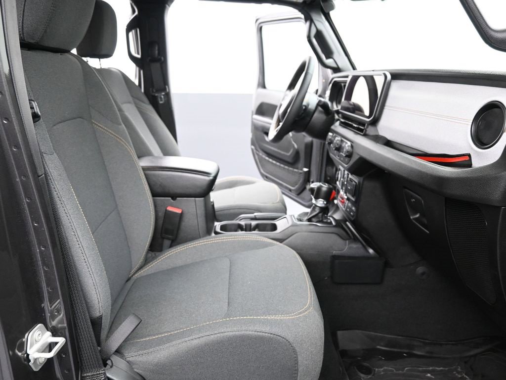 Used 2024 Jeep Gladiator Willys image 16