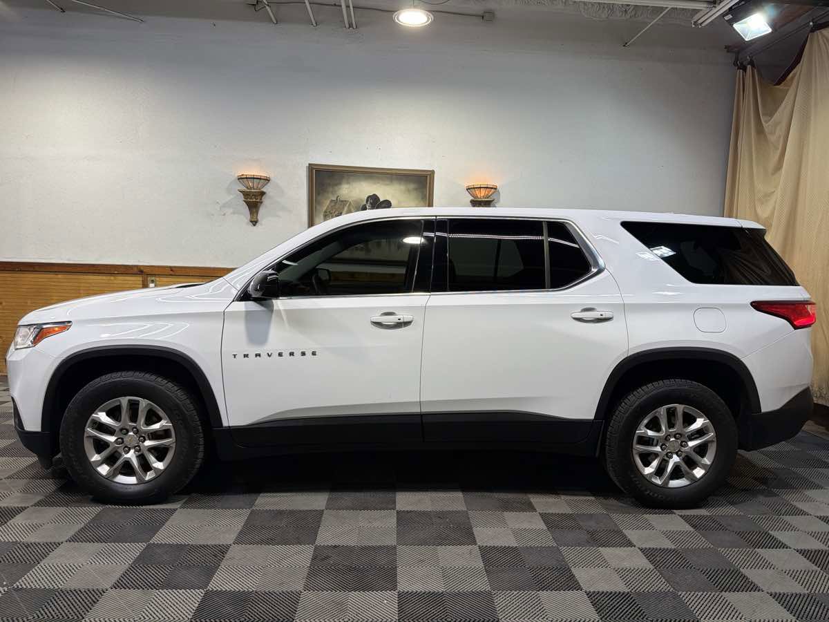 Used 2020 Chevrolet Traverse LS w/ LPO, Floor Liner Package FWD image 2