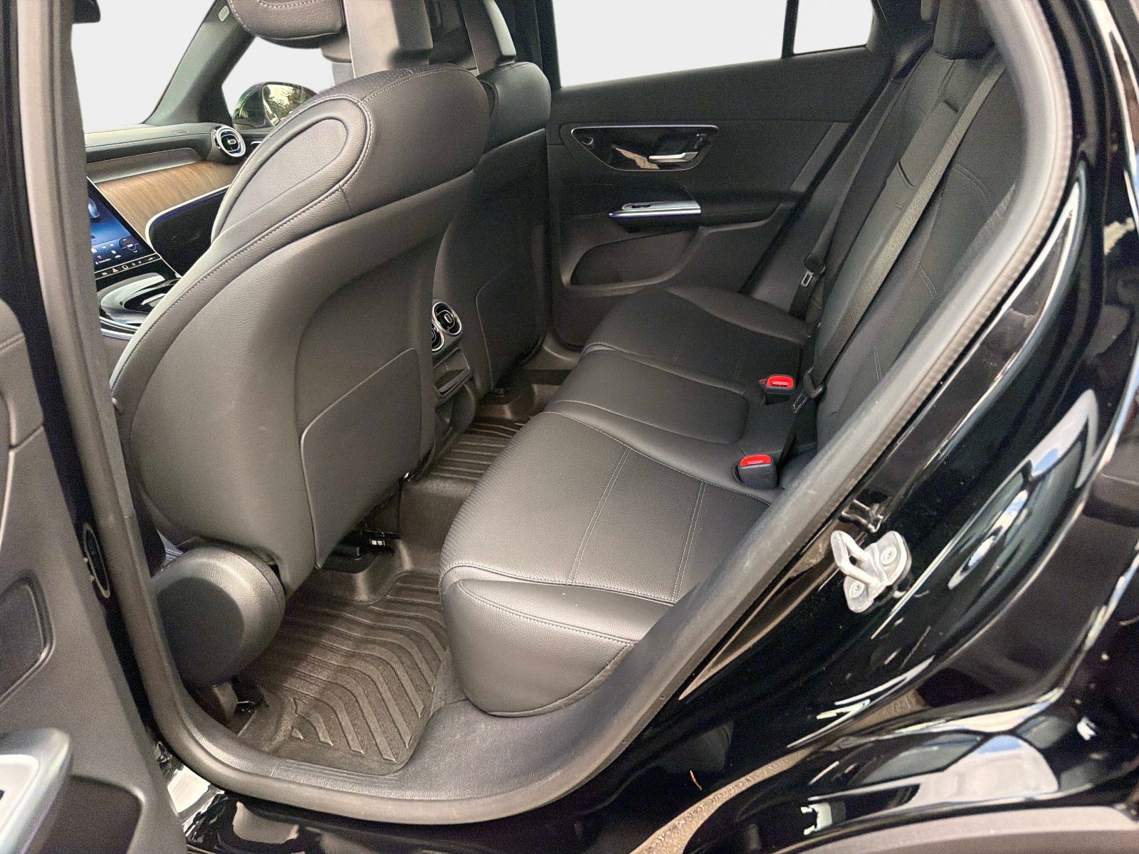 Certified 2026 Mercedes-Benz GLC 300 4MATIC image 14