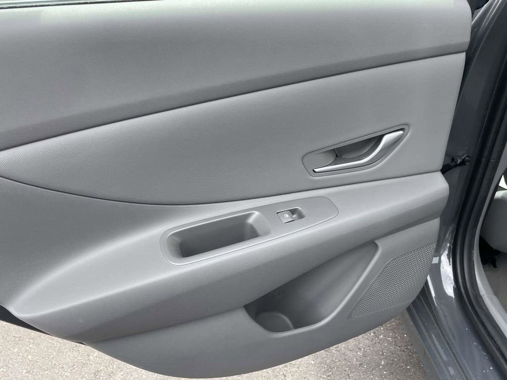 Certified 2025 Hyundai Elantra Sport FWD image 11