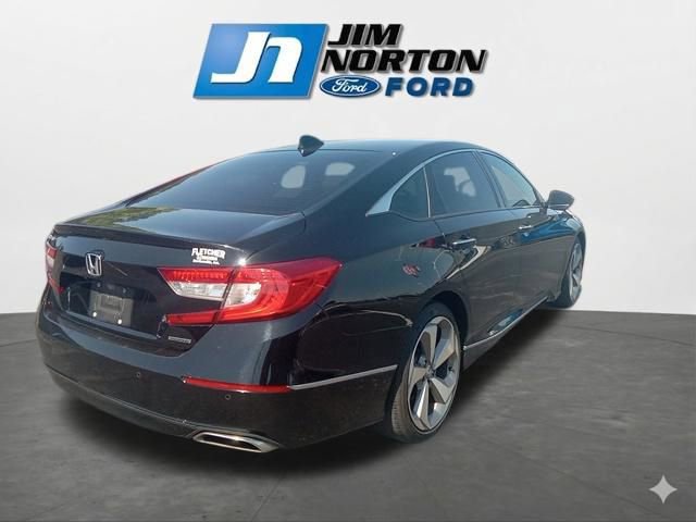 Used 2018 Honda Accord Touring image 10