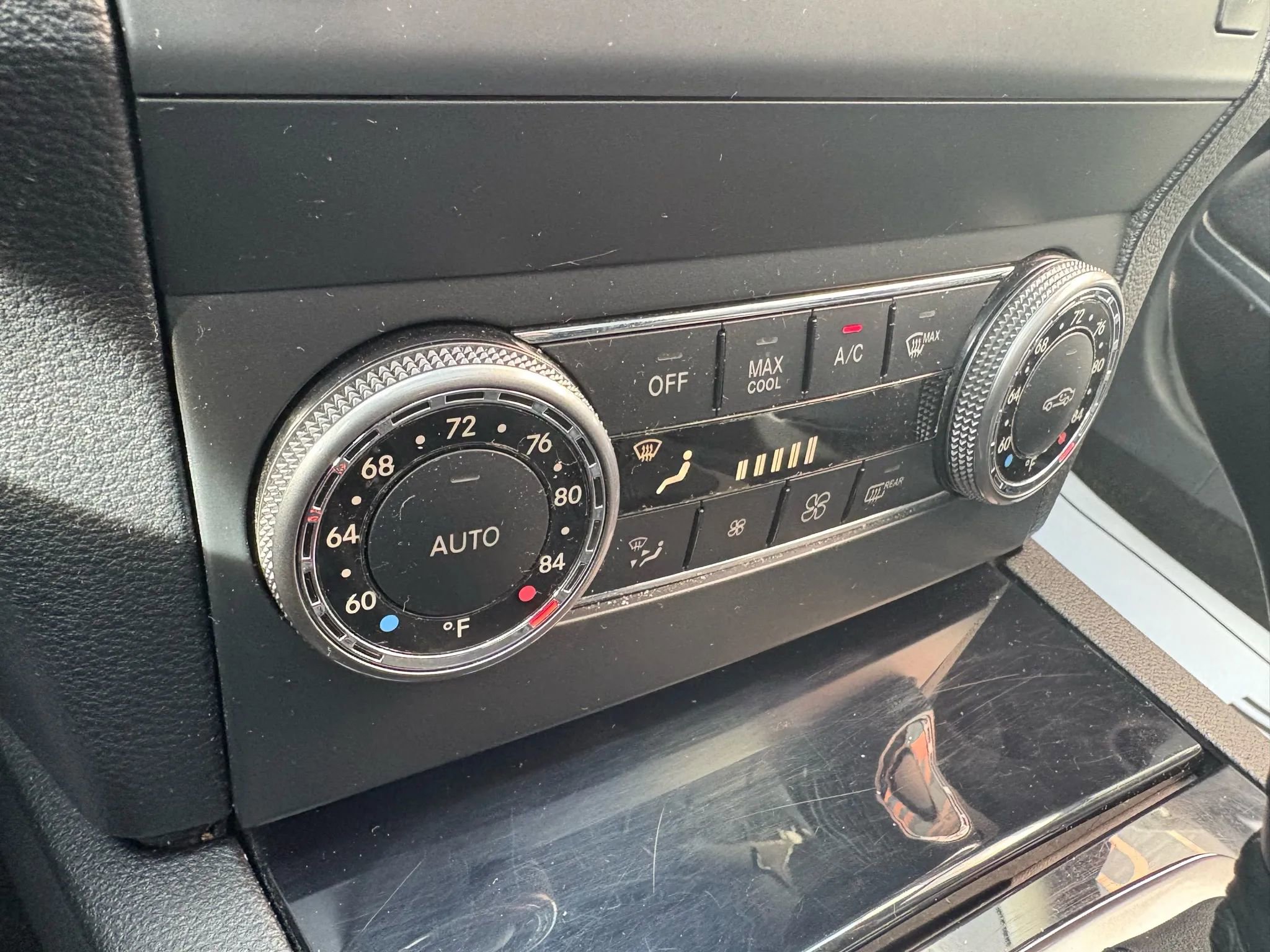 Used 2010 Mercedes-Benz GLK 350 4MATIC image 20