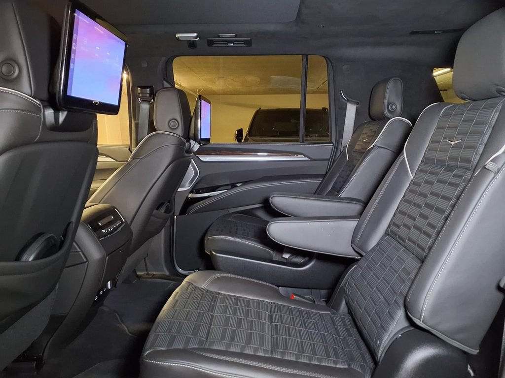 New 2026 Cadillac Escalade ESV Platinum Sport AWD/4WD image 11