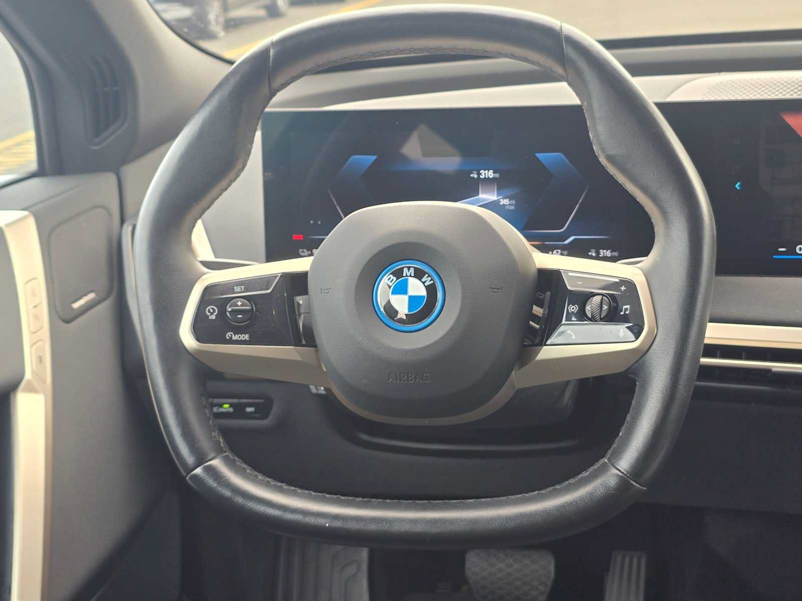 Used 2023 BMW iX xDrive50 w/ Sport Package AWD/4WD image 19