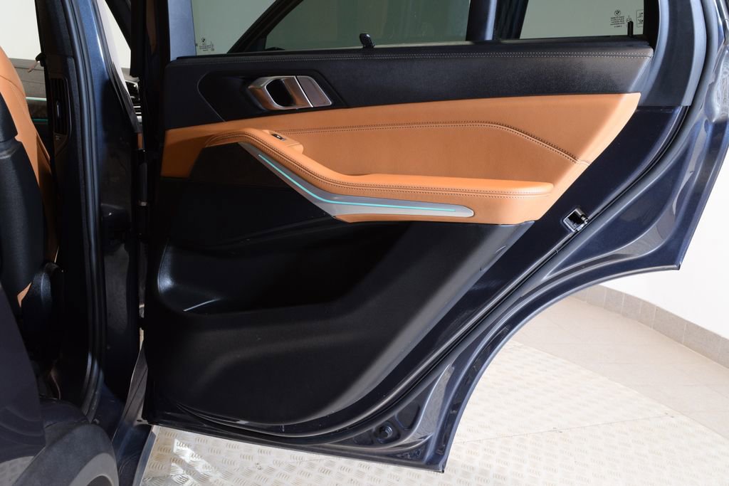 Used 2022 BMW X5 xDrive45e w/ Executive Package image 32