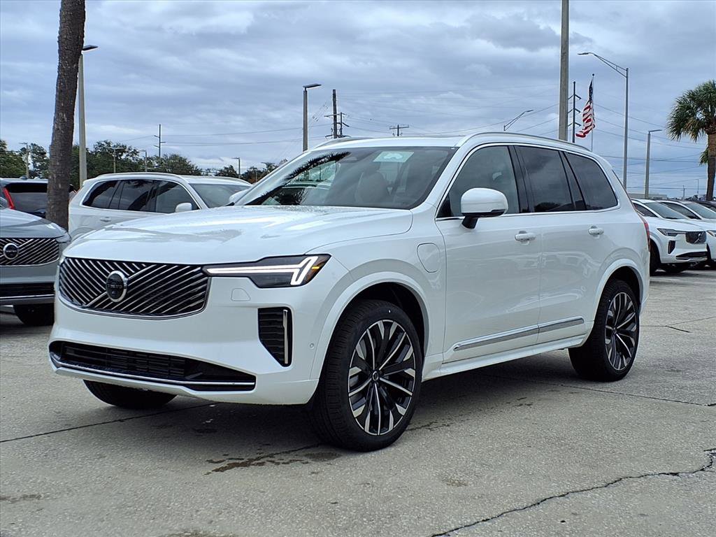 New 2026 Volvo XC90 T8 Plus w/ Protection Package Premier image 3