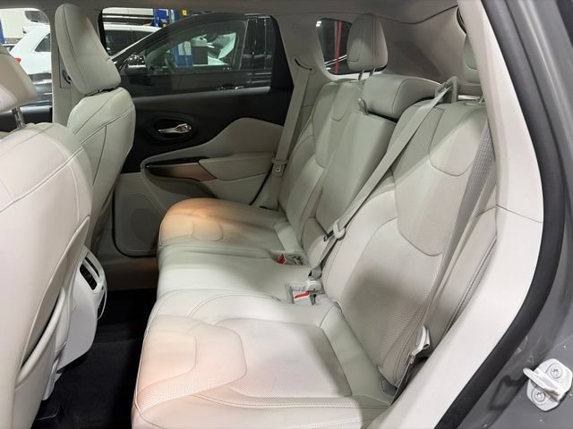 Used 2021 Jeep Cherokee Limited AWD/4WD image 15