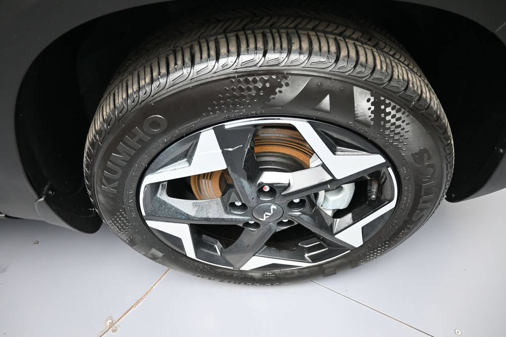 Certified 2025 Kia Seltos EX w/ EX Sunroof Package AWD/4WD image 13