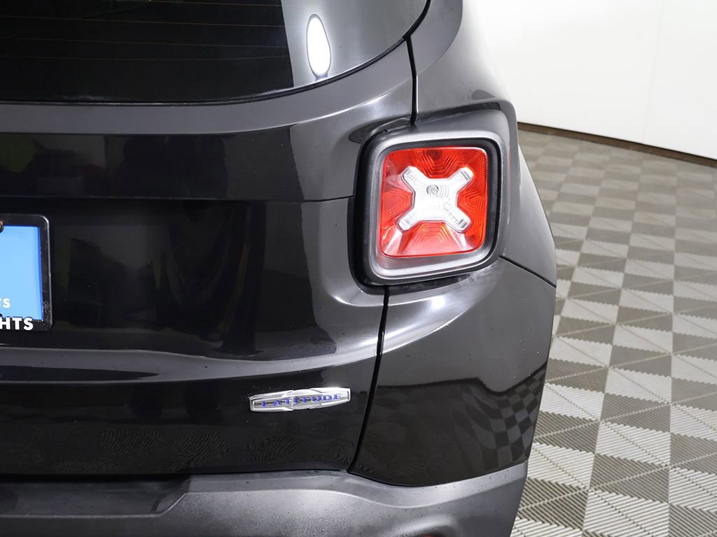 Used 2018 Jeep Renegade Latitude image 13