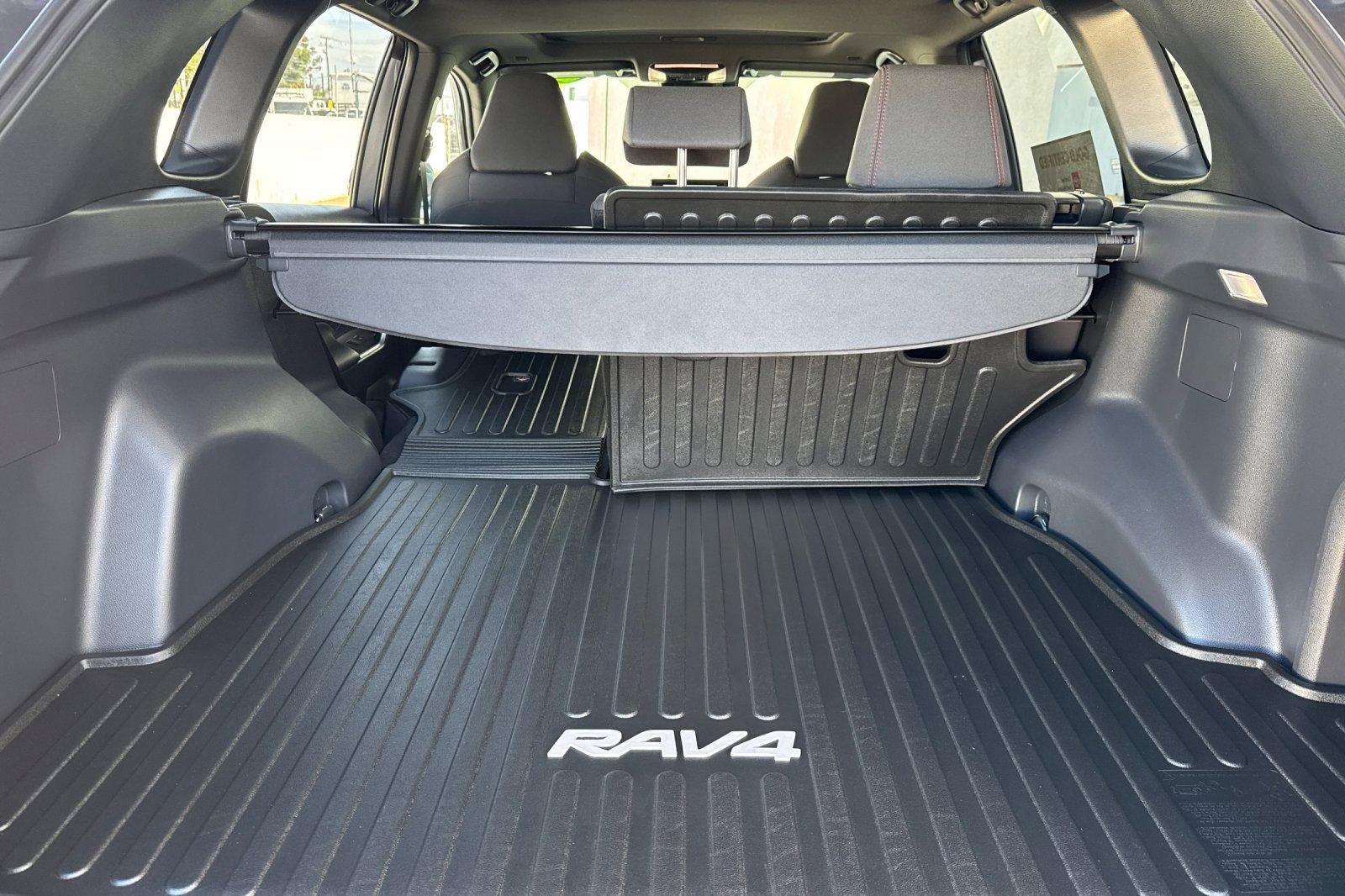 Used 2024 Toyota RAV4 SE w/ Weather & Moonroof Package image 15