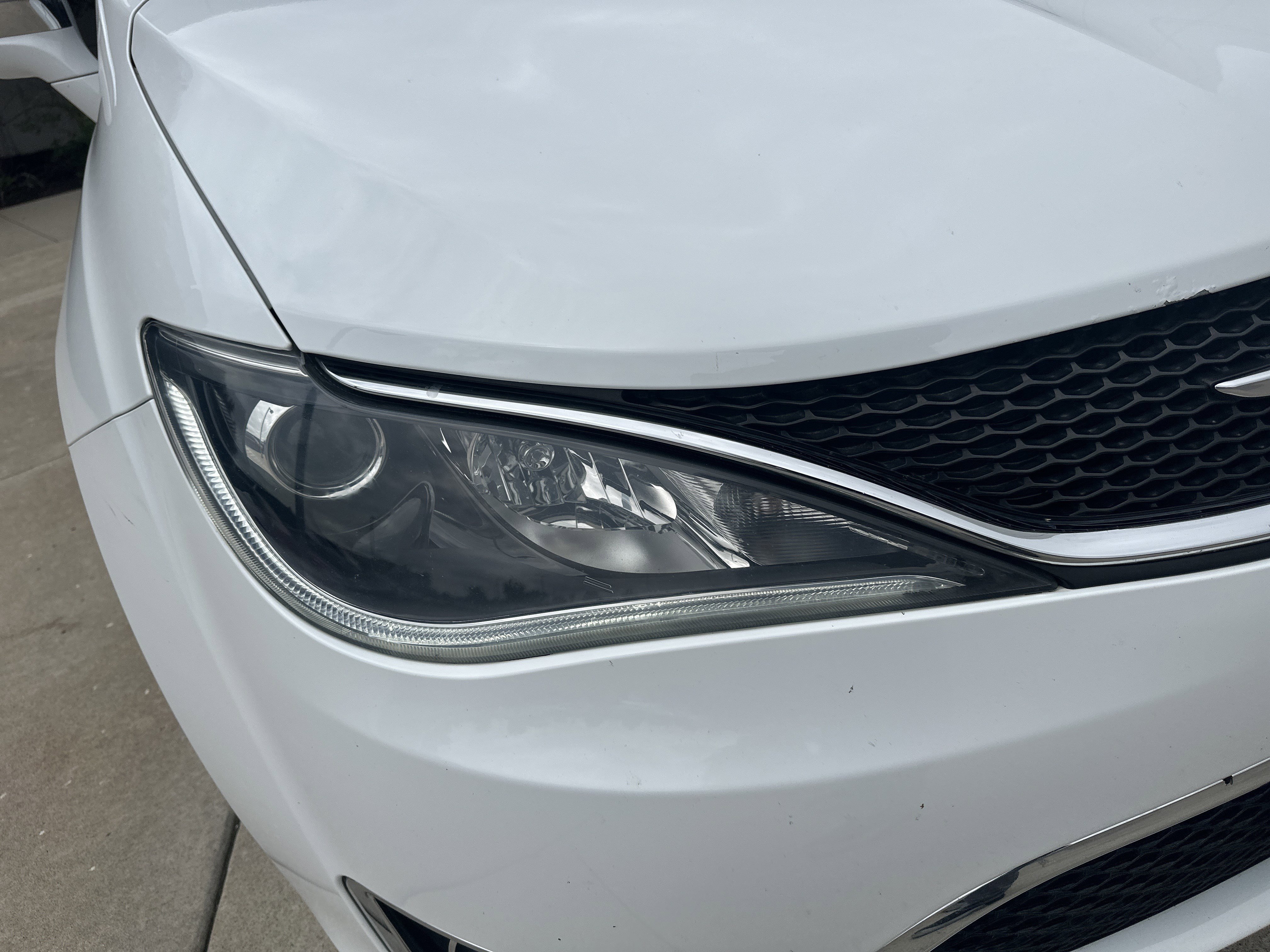 Used 2017 Chrysler Pacifica Limited FWD image 17