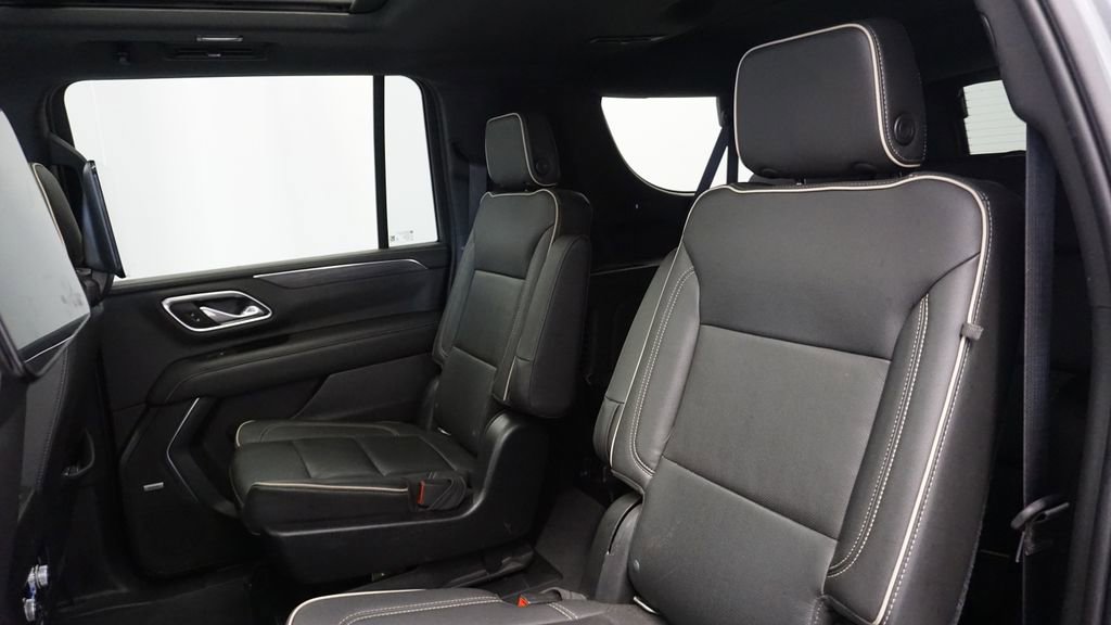 Used 2021 GMC Yukon XL SLT w/ SLT Premium Package image 30