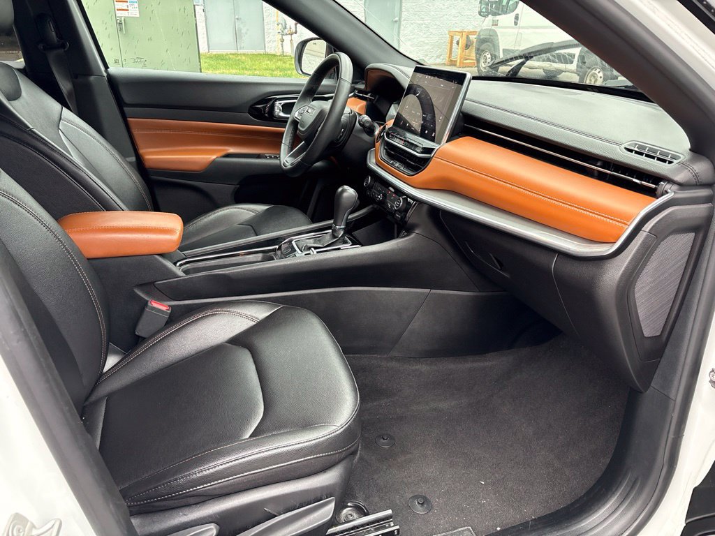 Used 2024 Jeep Compass Limited AWD/4WD image 23