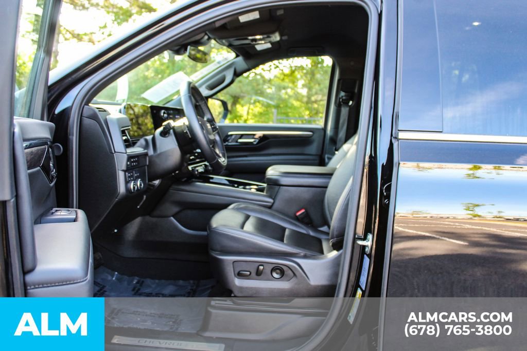 Used 2025 Chevrolet Tahoe LT AWD/4WD image 17