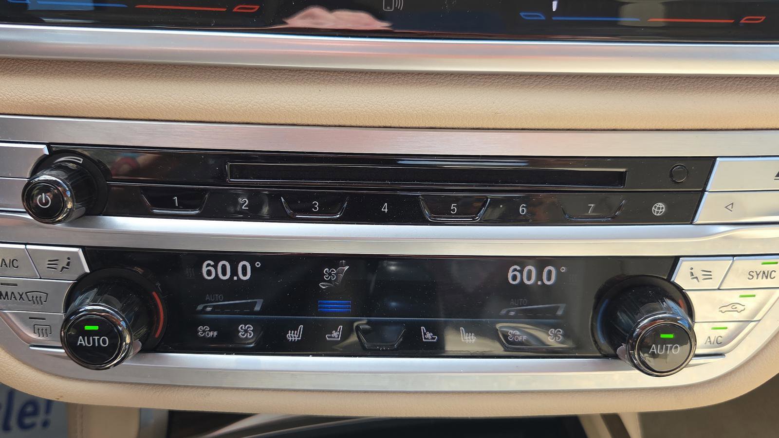 Used 2017 BMW 750i image 29