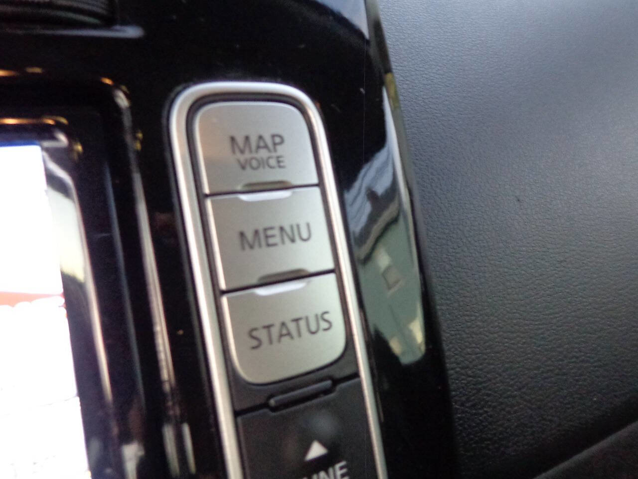 Used 2017 Nissan Leaf SL w/ Protection Package image 28