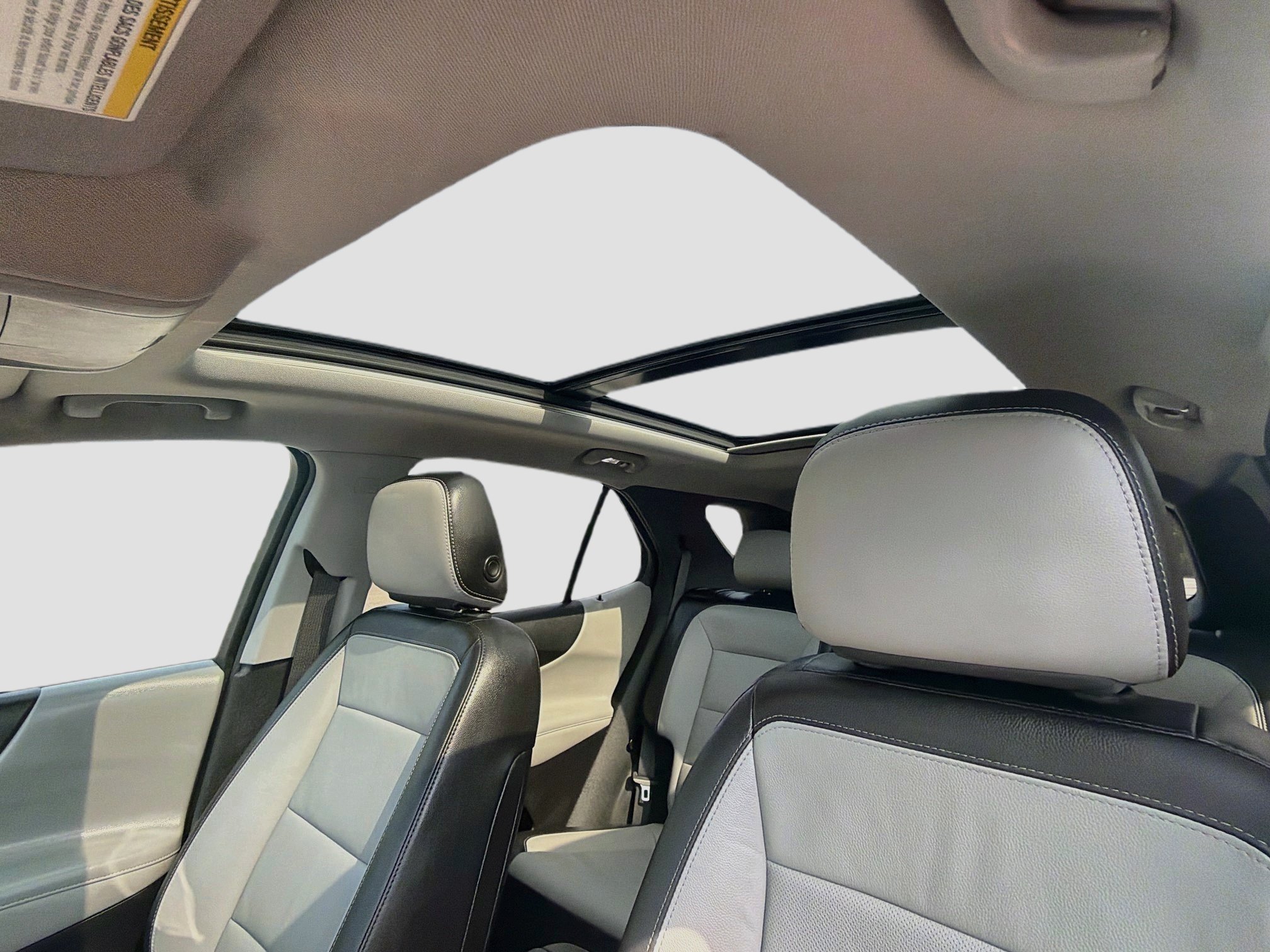 Used 2021 Chevrolet Equinox Premier FWD image 23