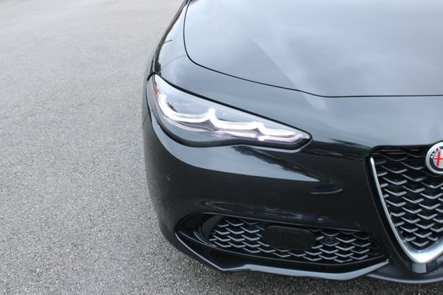 Used 2024 Alfa Romeo Giulia Ti AWD/4WD image 39