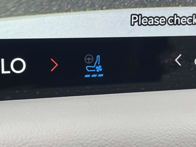 Used 2025 Lincoln Aviator AWD image 25