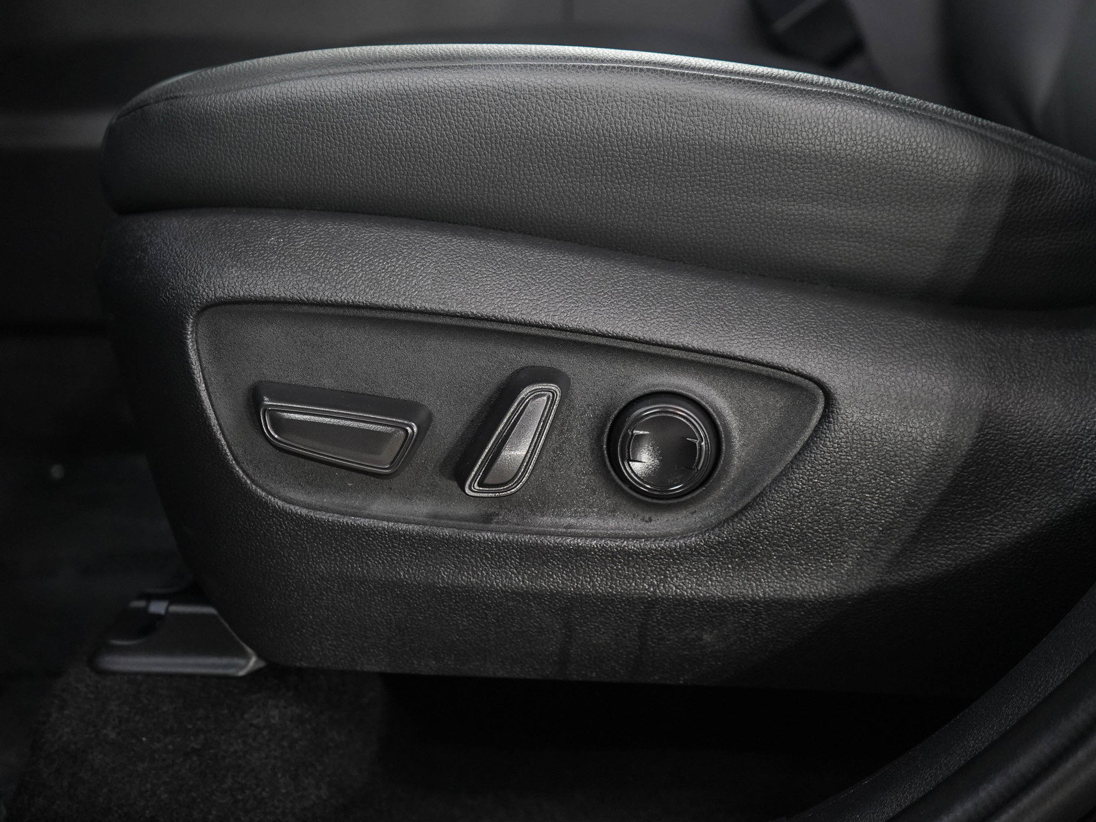 Used 2025 Toyota Grand Highlander AWD image 30