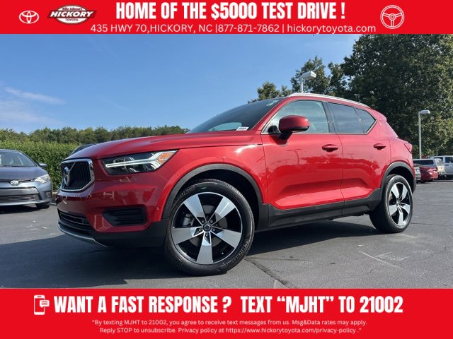 Used 2019 Volvo XC40 T4 Momentum