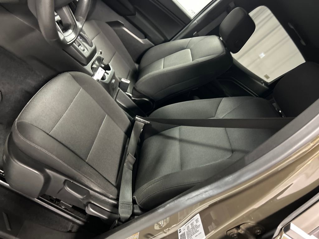 Used 2024 Chevrolet Colorado W/T image 12