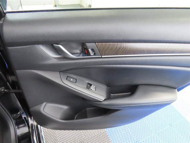 Used 2018 Honda Accord Touring image 33