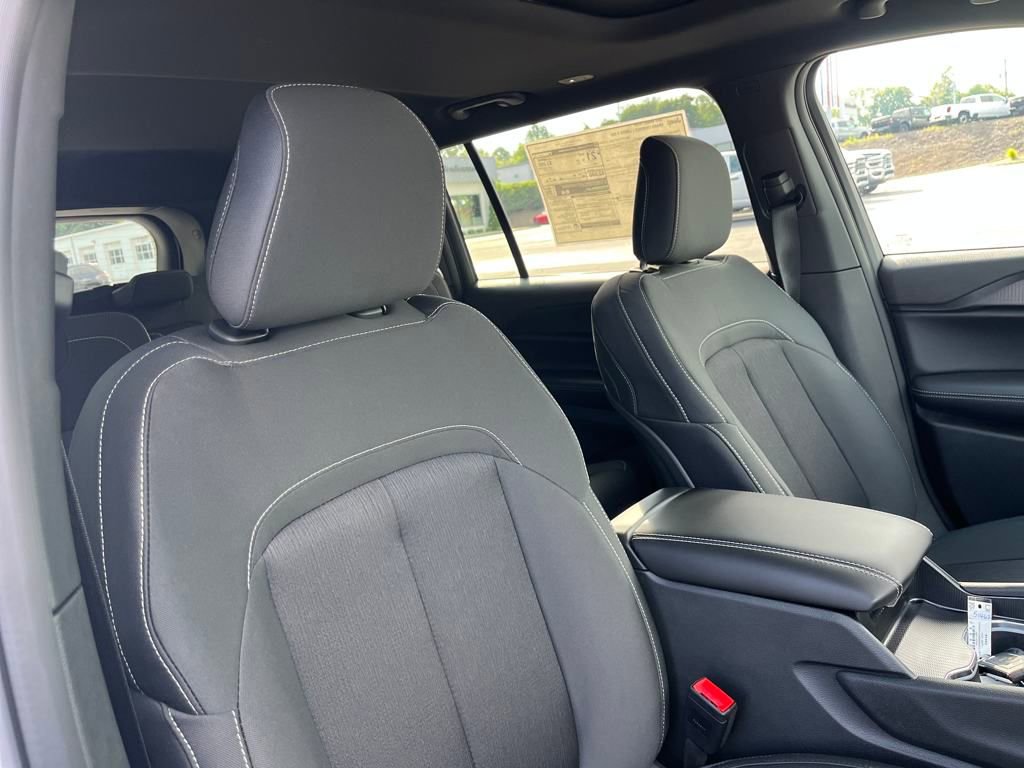 New 2025 Jeep Grand Cherokee L Laredo w/ Luxury Tech Group I image 14