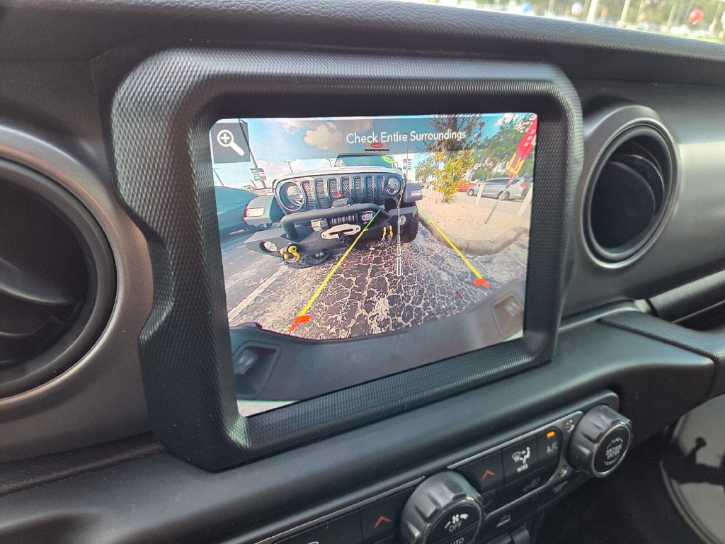 Used 2023 Jeep Gladiator Sport AWD/4WD image 32