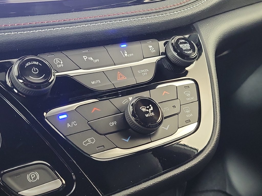 New 2027 Chrysler Pacifica Select FWD image 21