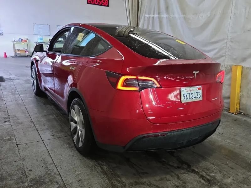 Used 2023 Tesla Model Y Long Range AWD/4WD image 2