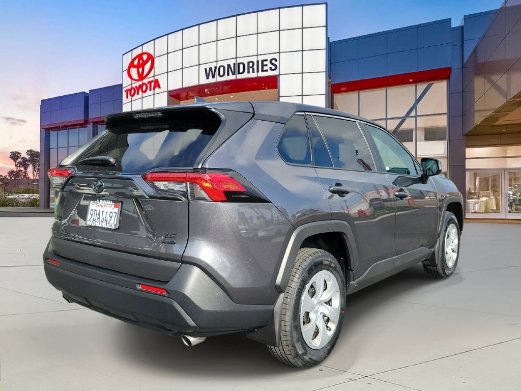 Used 2022 Toyota RAV4 LE AWD/4WD image 6