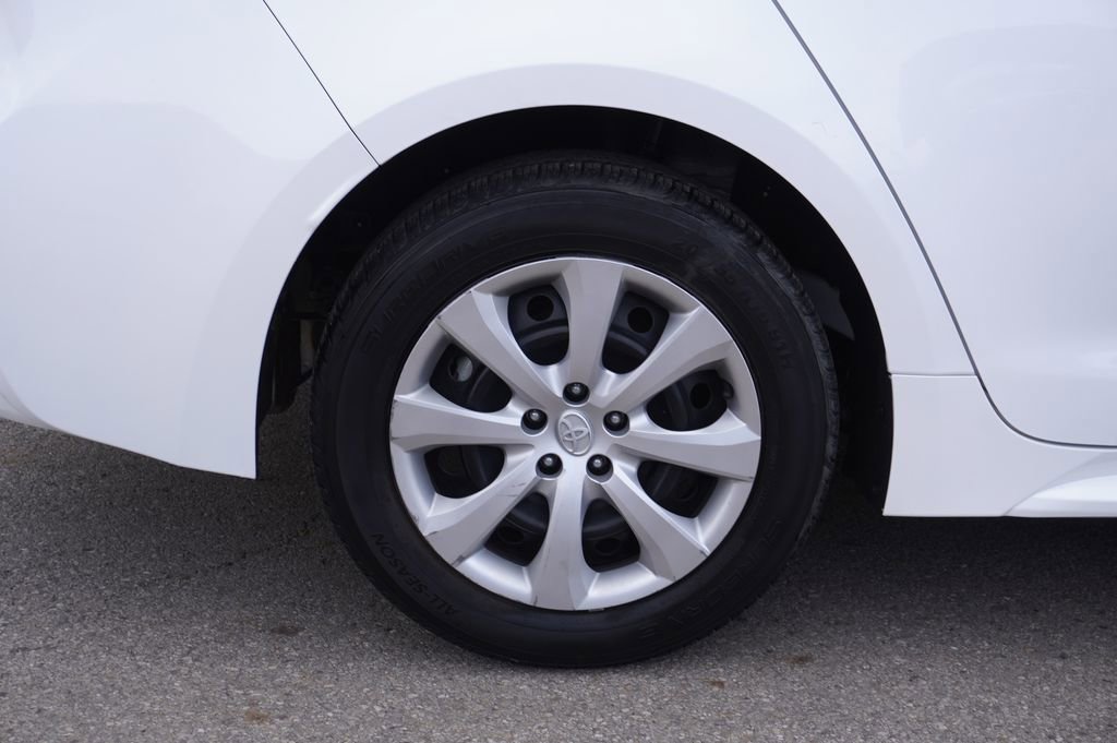 Used 2023 Toyota Corolla LE image 12