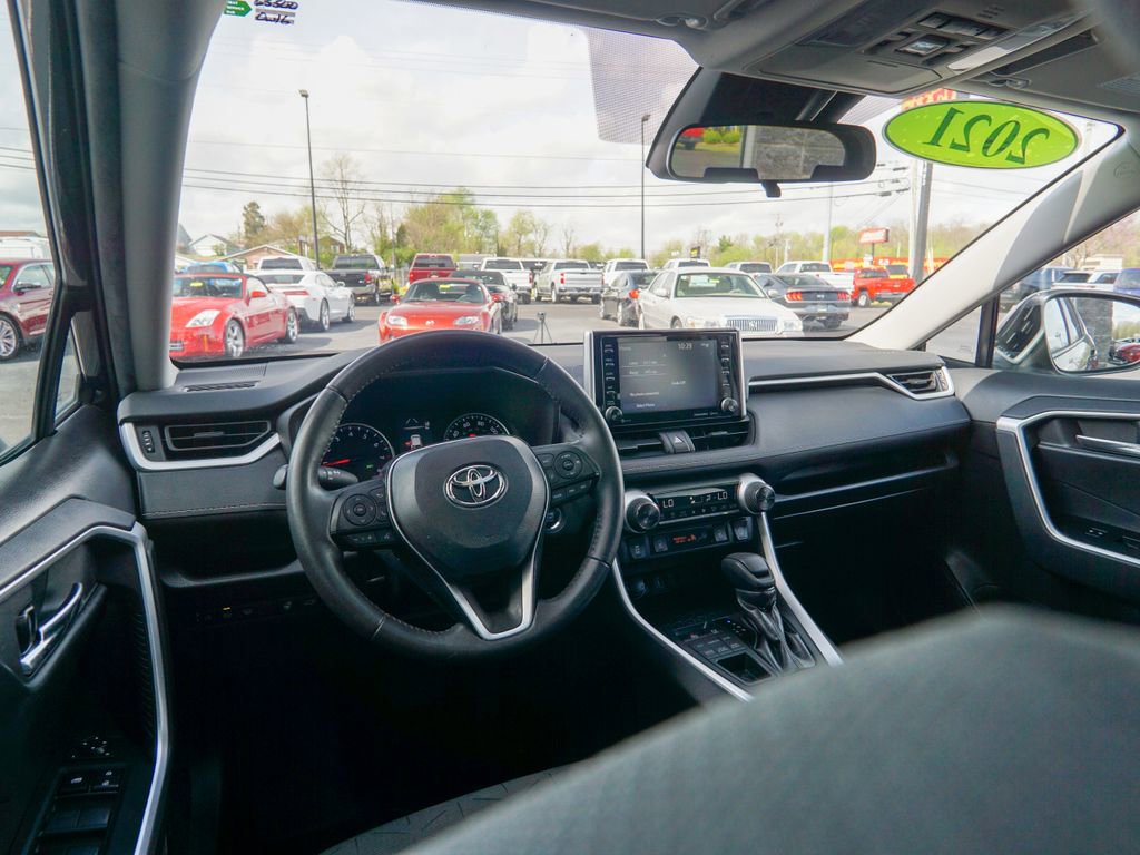 Used 2021 Toyota RAV4 XLE w/ Convenience Package image 13