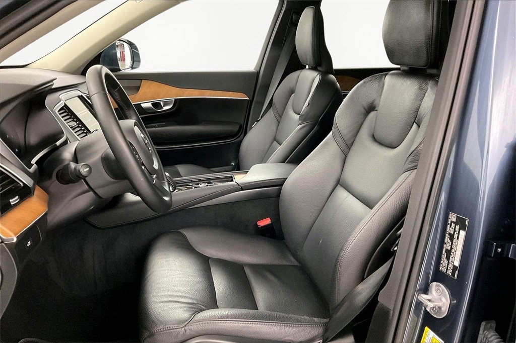 Used 2024 Volvo XC90 B6 Plus image 18