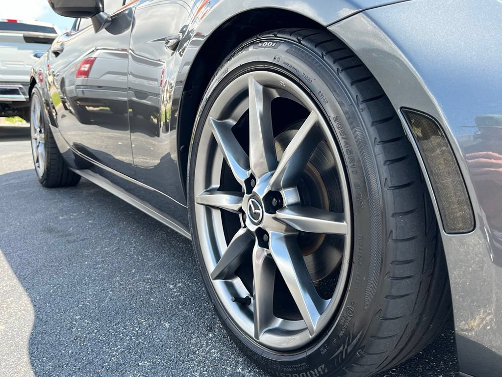 Used 2022 MAZDA MX-5 Miata RF Grand Touring RWD image 12