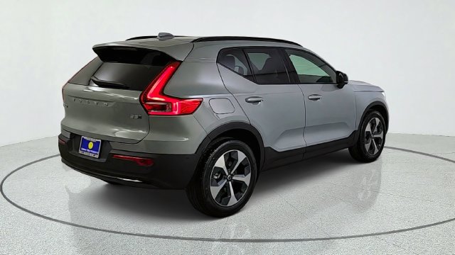 New 2026 Volvo XC40 B5 Plus w/ Protection Package Premier AWD/4WD image 7