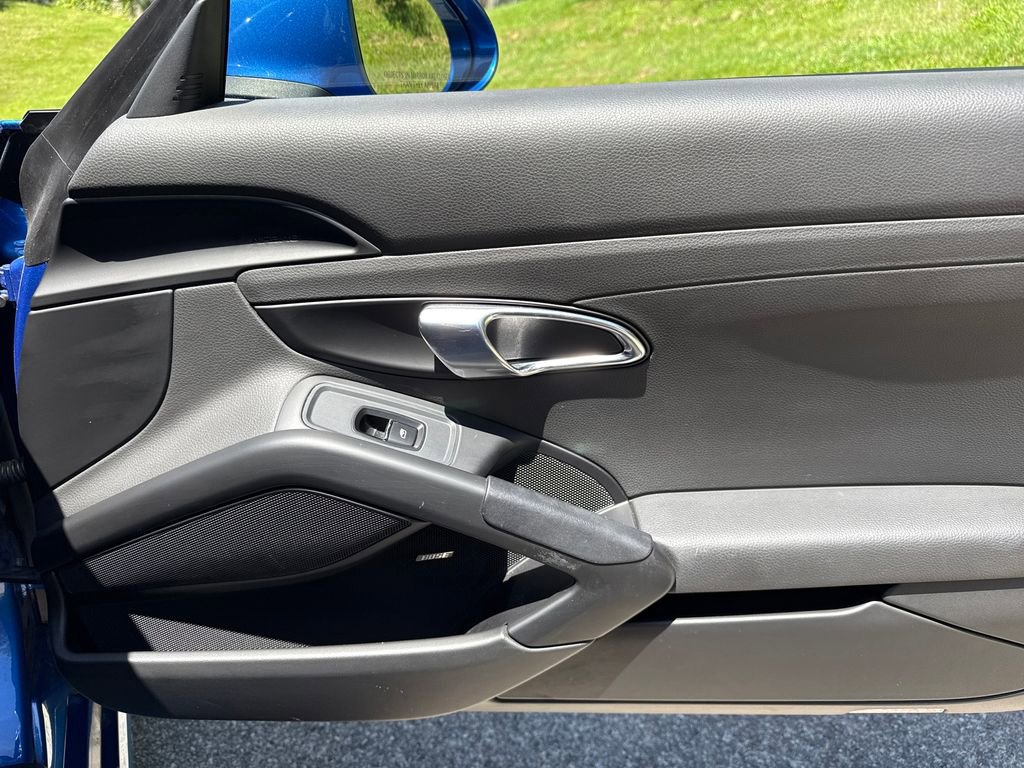 Used 2017 Porsche 718 Cayman RWD image 22