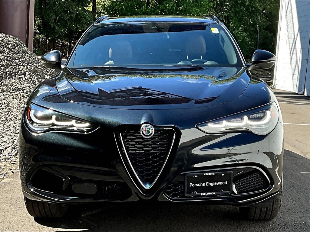 Used 2024 Alfa Romeo Stelvio Ti image 8