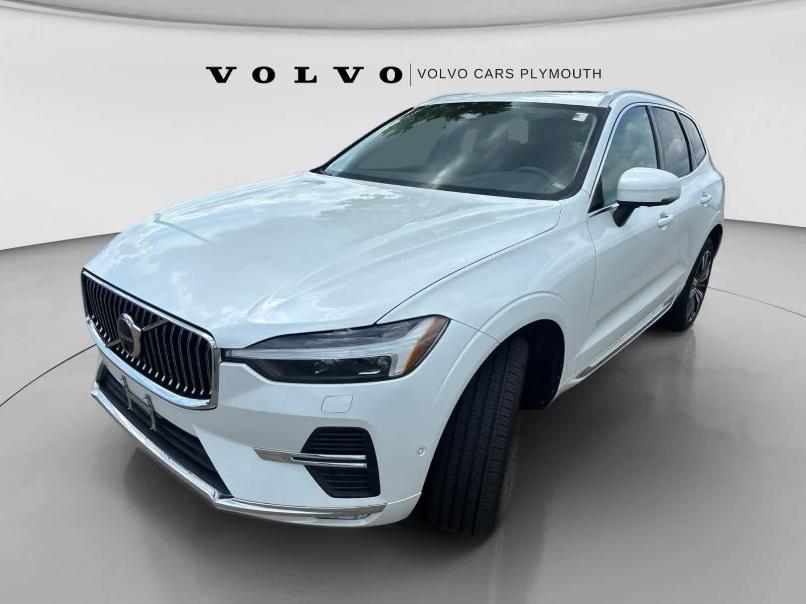 Used 2023 Volvo XC60 B5 Plus w/ Climate Package AWD/4WD image 4