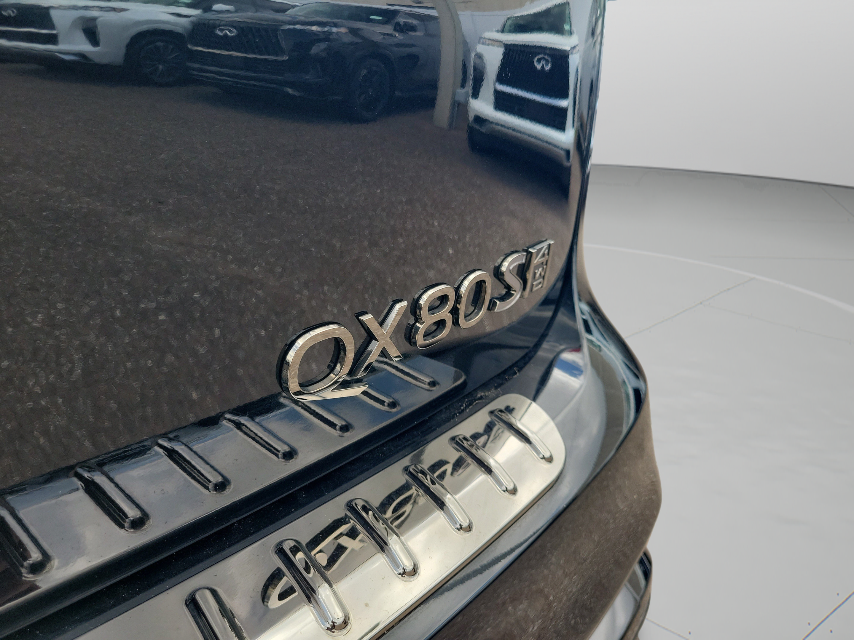 Certified 2026 INFINITI QX80 4WD w/ Sport Exterior Package image 43