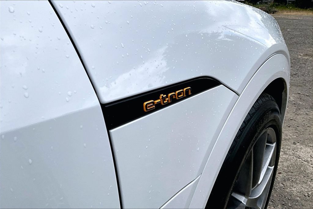 Used 2019 Audi e-tron Prestige AWD/4WD image 11